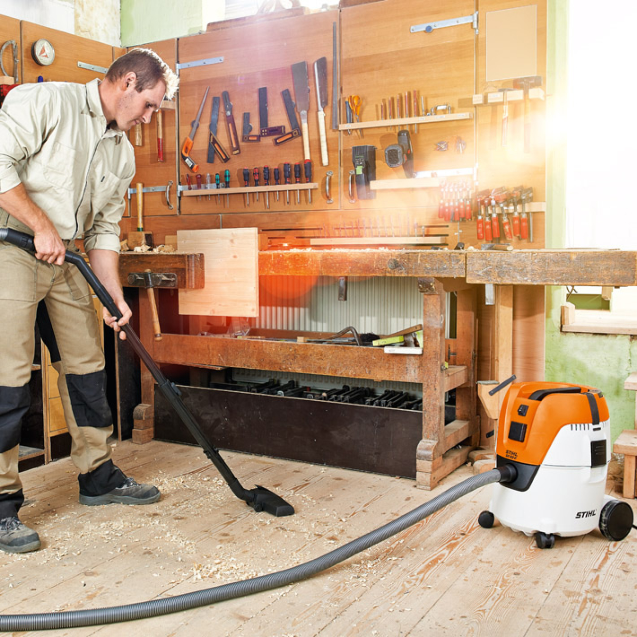 20835-2_Stihl_47840124403 Sauger SE 62 E