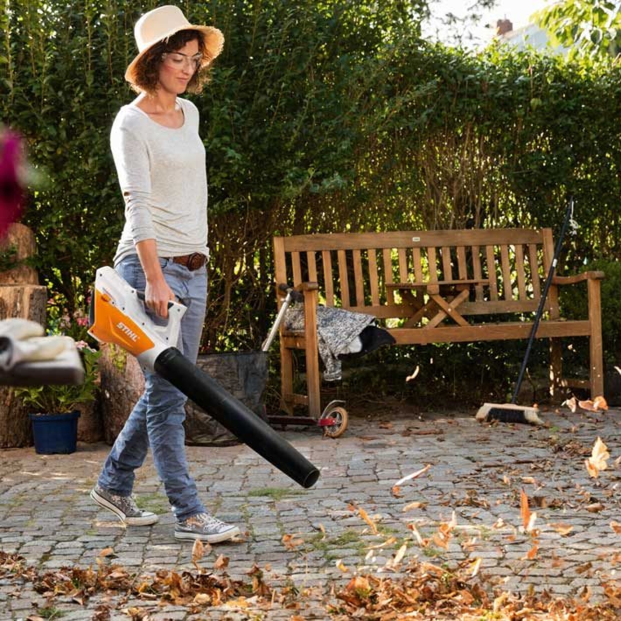 33461-2_Stihl_45130115900 Akku-Blasgerät BGA 45 - inkl. Akku und Ladegerät